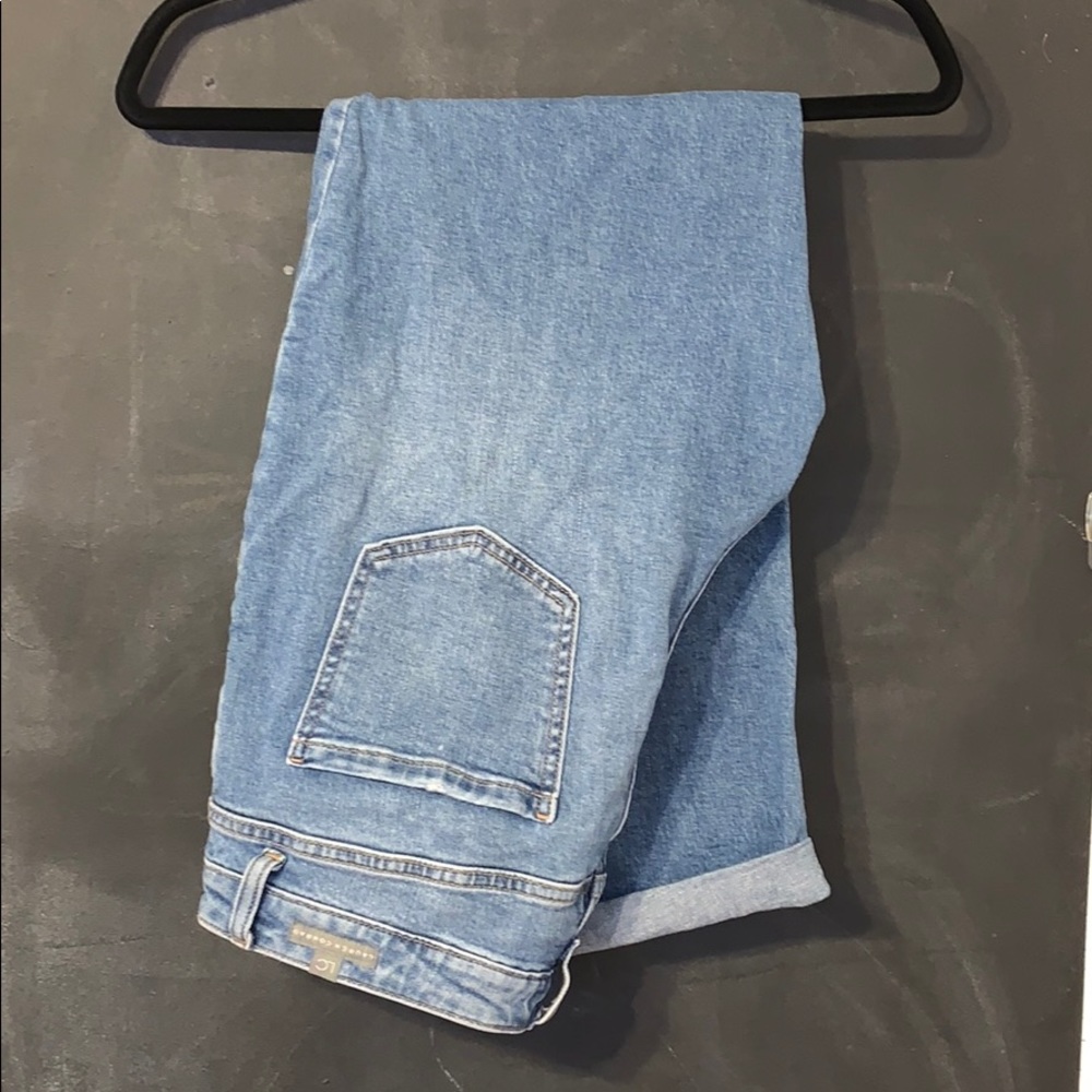 Rolled Up Distressed Jeans